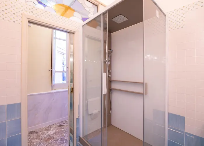 Palazzo Dei Fiori Liberty * 特罗佩阿